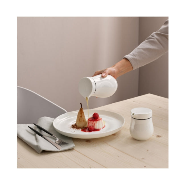 Sauciere with handle 13,5 x 6,8 cm h. 4cm