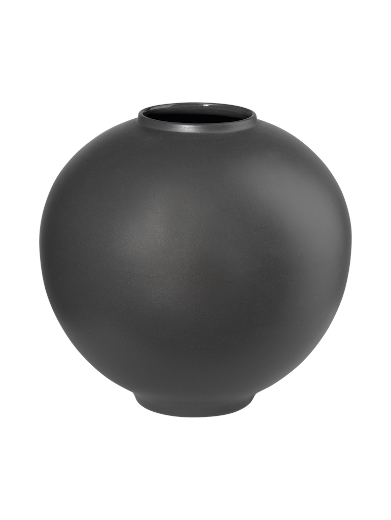 vase, basalt