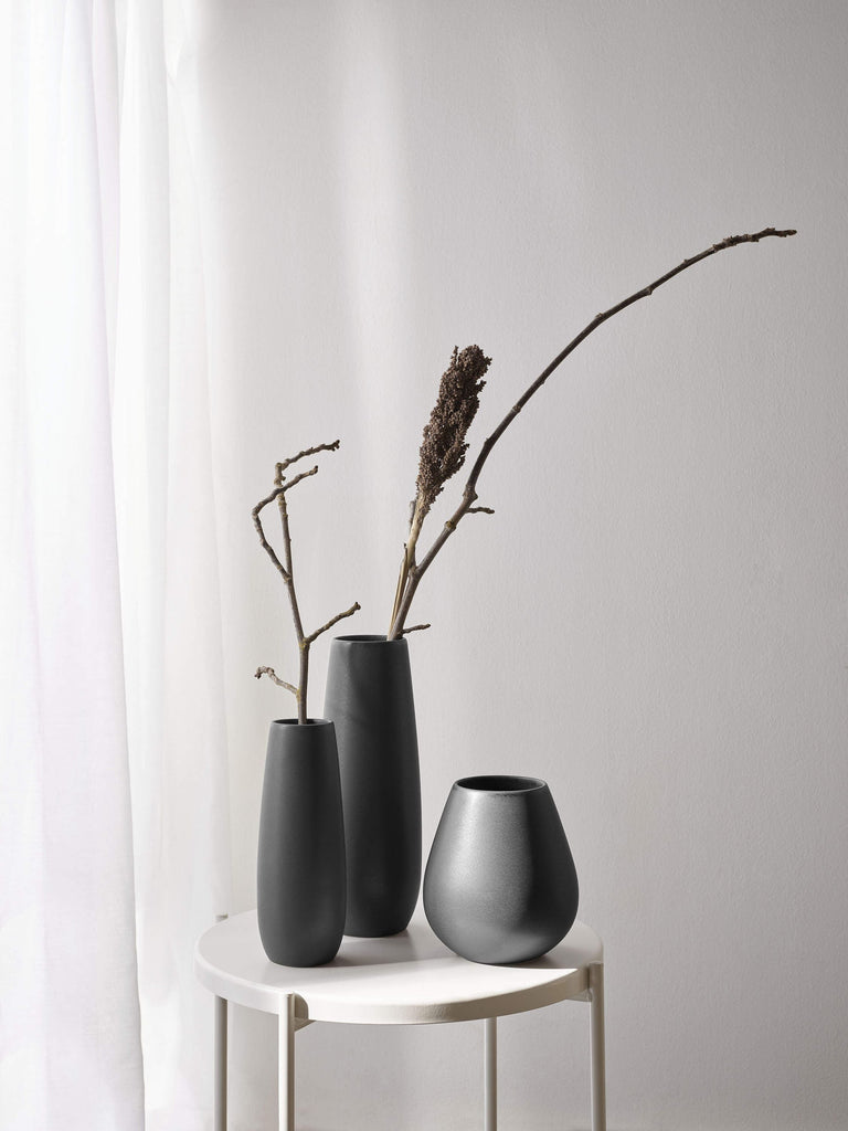 vase, black iron