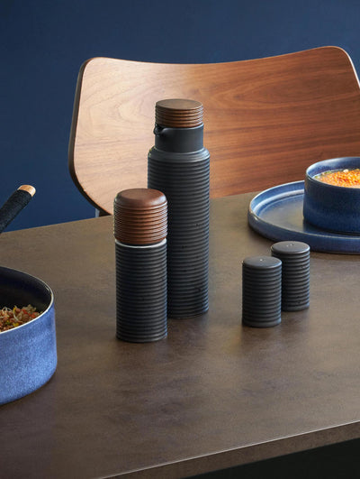 salz-/ pfefferstreuer set, black