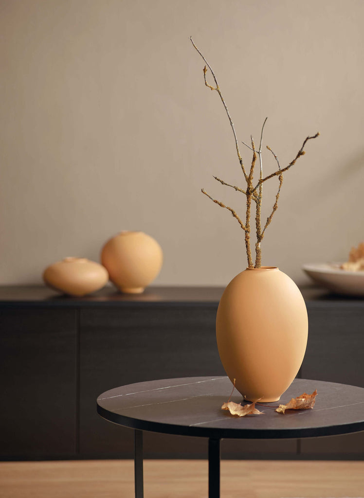 vase, mustard