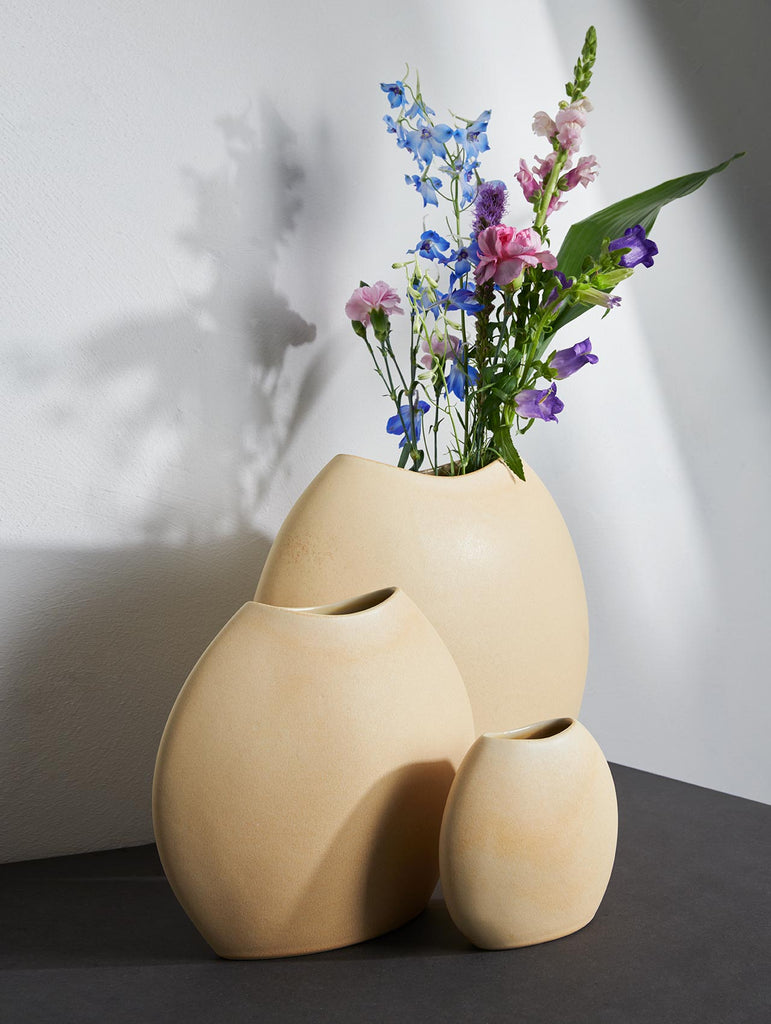 vase, peanut