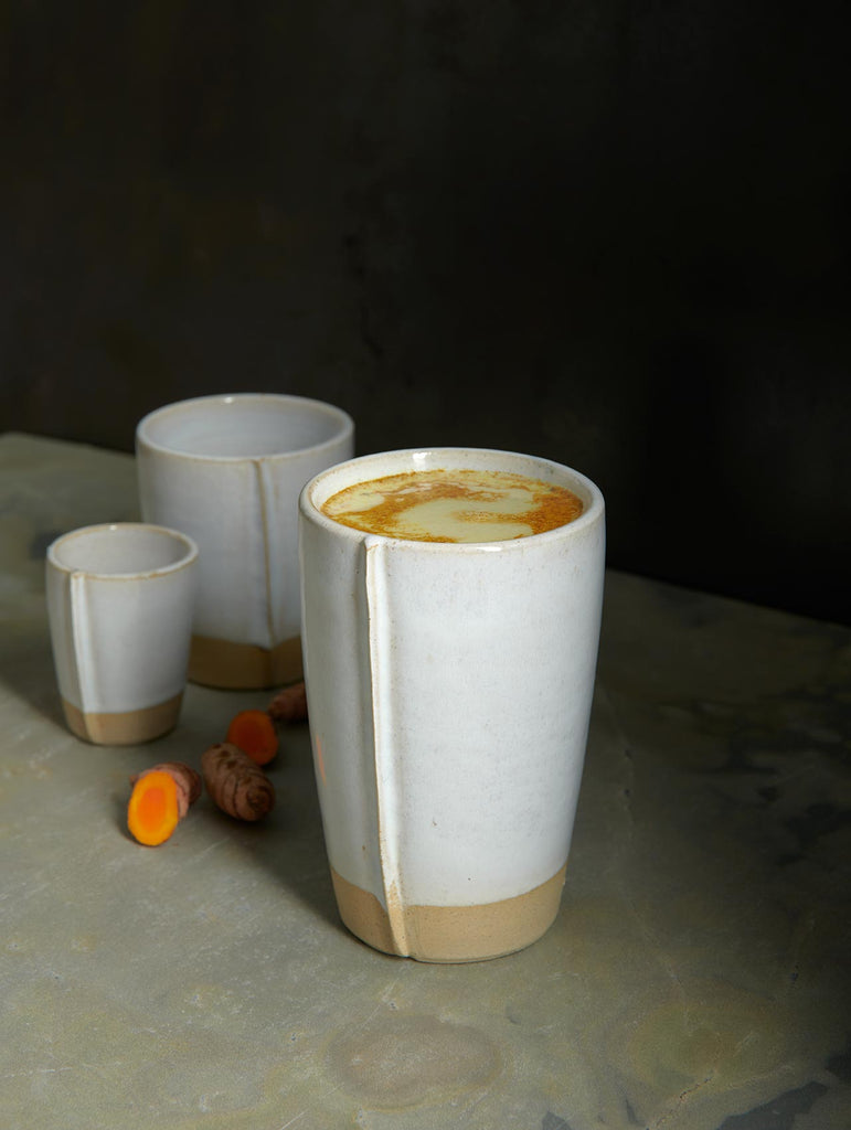 becher cafe latte, blueberry pie
