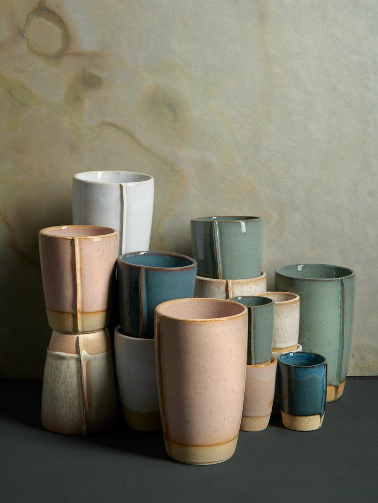 becher cafe latte, blueberry pie