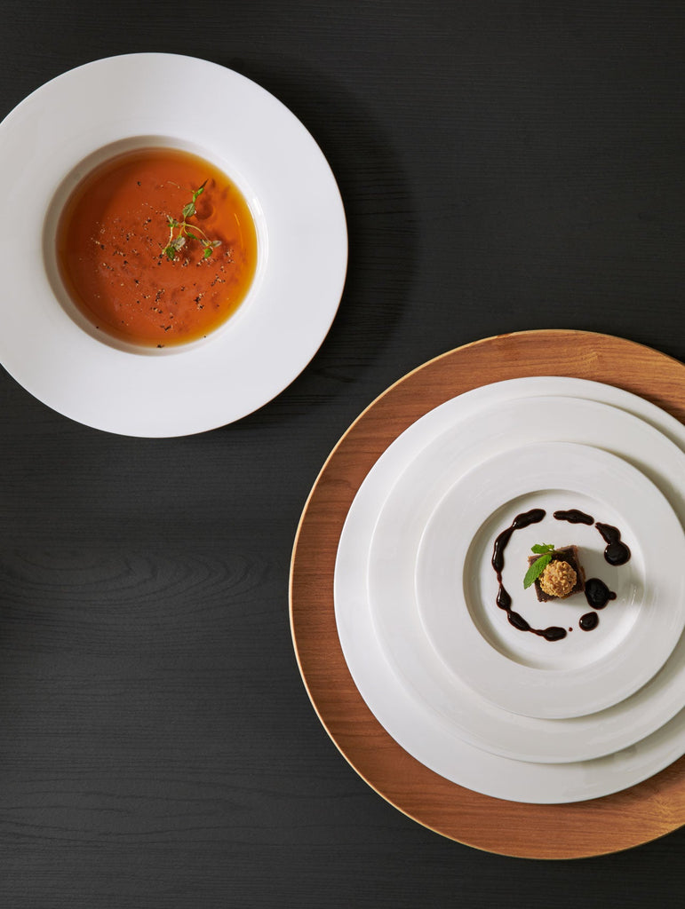 brotteller mit fahne