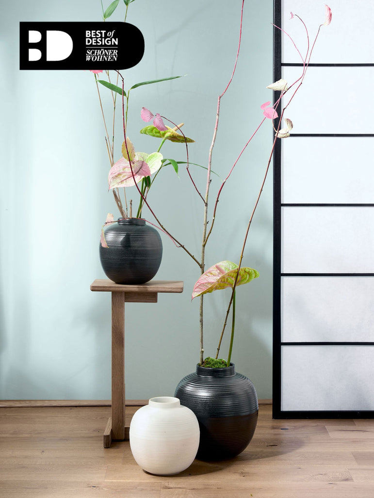 vase, black